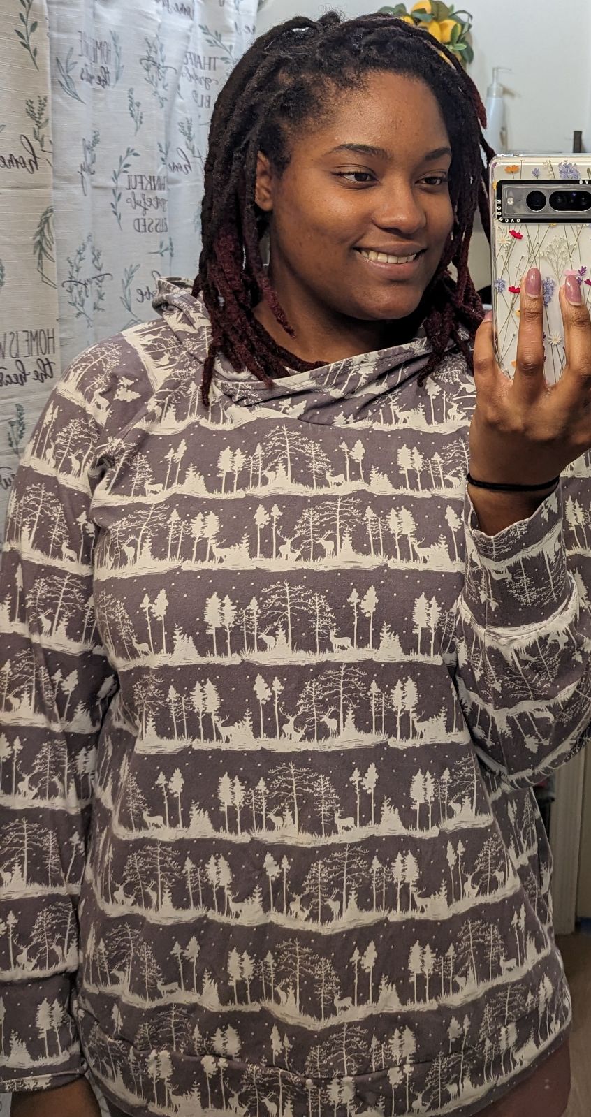 Sweatshirt/ Hoodie