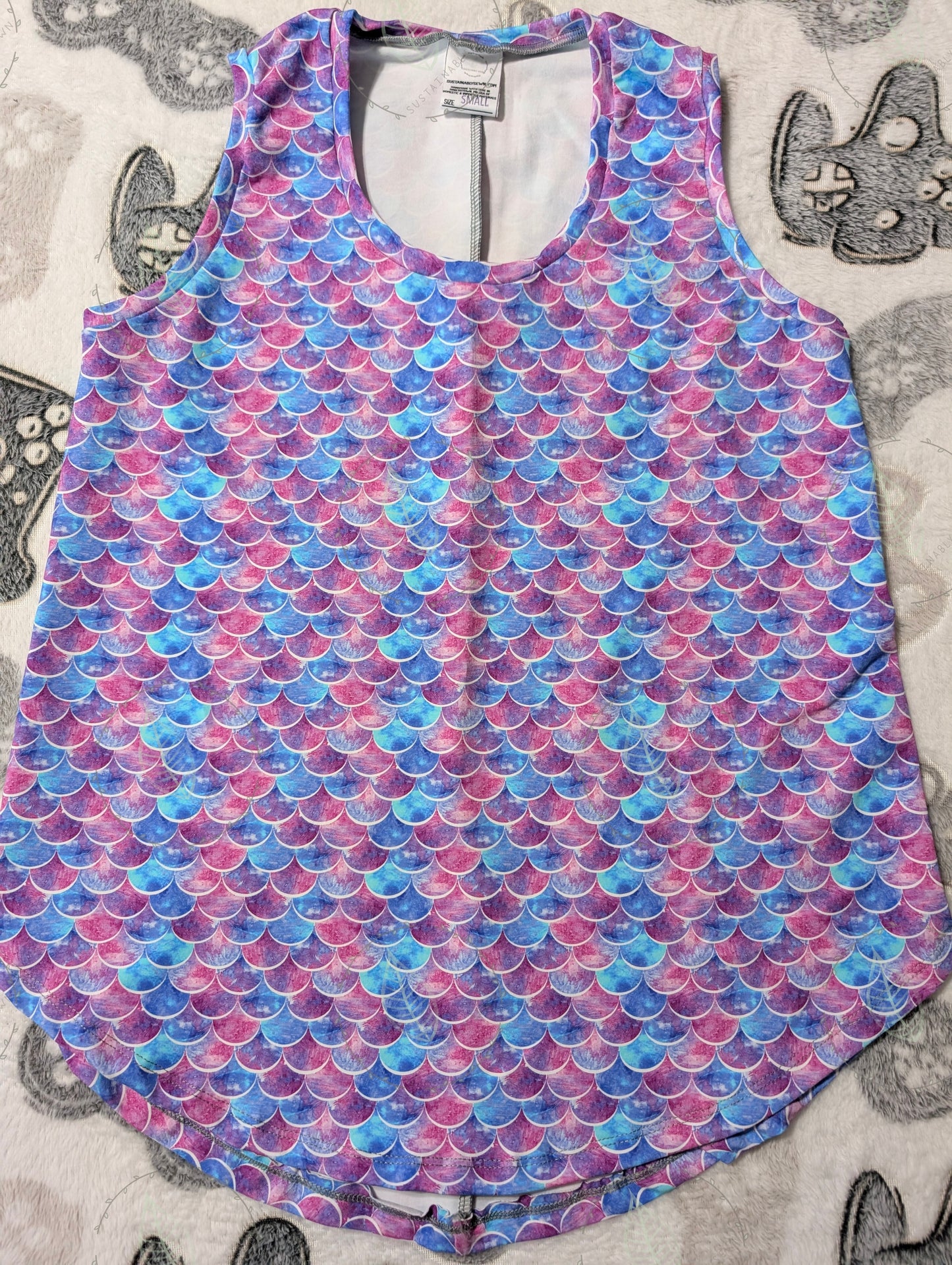 Small Curved Tank