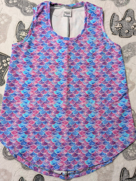 Small Curved Tank